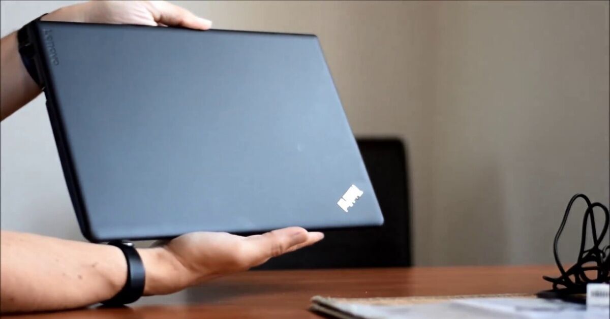 Asiakas huomasi, että tietokoneen muisti ei vastannut todellista muistia, ja vaati rahojen palauttamista. Minkä päätöksen kuluttajariitoja käsittelevä komissio teki?