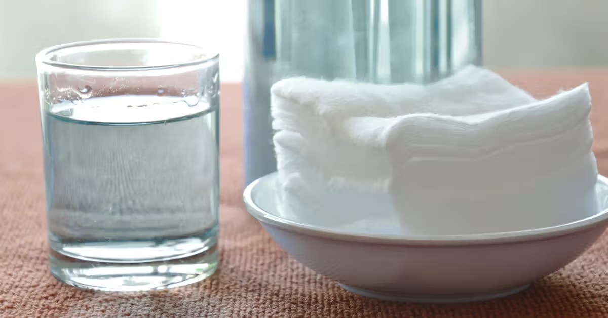 Vetyperoksidi ja ruokasooda: mihin tätä seosta käytetään ja miten se toimii kodin syväpuhdistuksessa