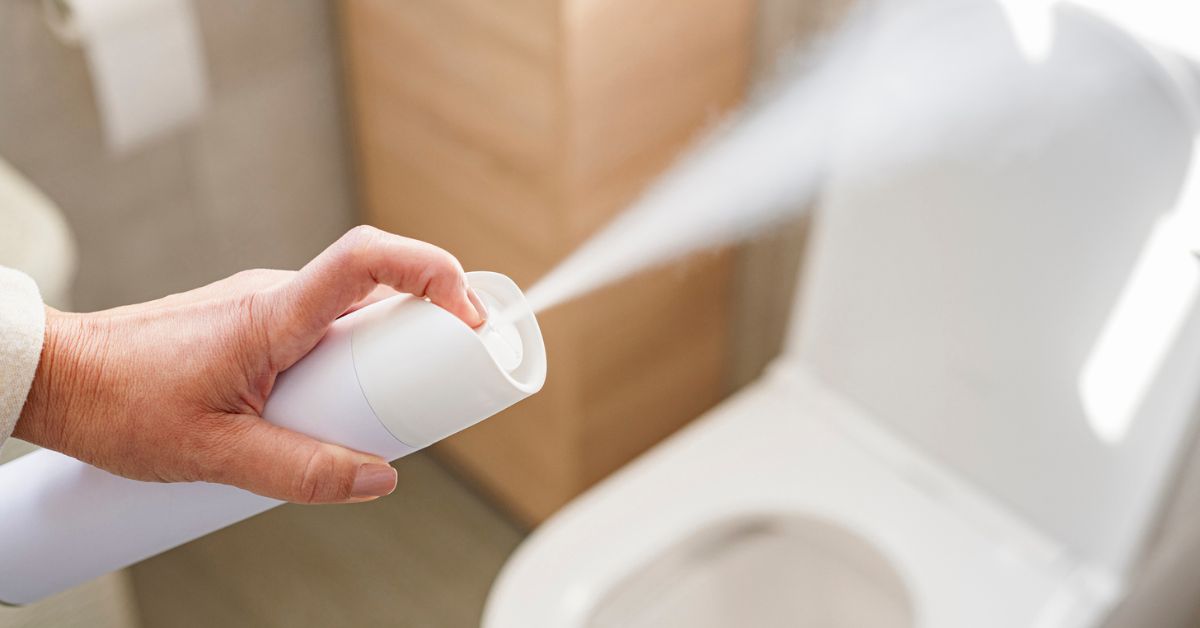 Kaada se purkkiin ja aseta kylpyhuoneeseen. Tuoksu on kestävä, ja se imee hyvin kosteutta.