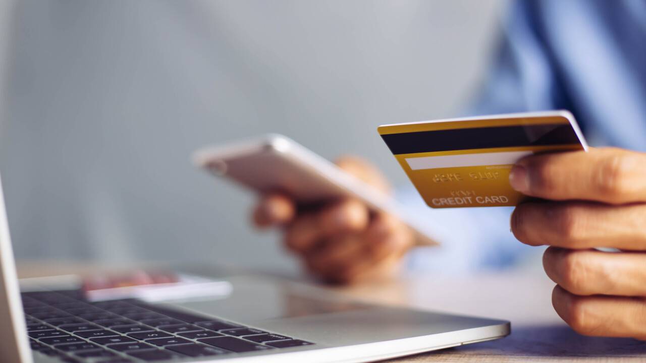 Neljä päivää ilman pankkisiirtoja: miksi joulukuun lopussa ei voi tehdä transaktioita